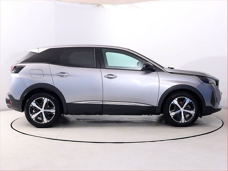 Peugeot 3008 (2023) Family 1.5 BlueHDi - fotka 6 z 22