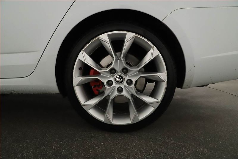 Škoda Octavia (2019) RS 2.0 TSI, Automat, Kůže - fotka 20 z 20