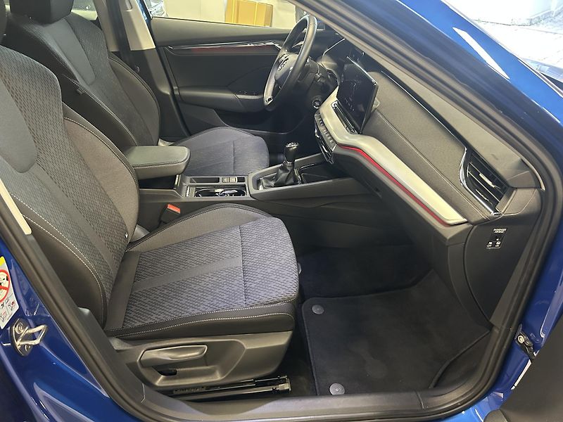 Škoda Octavia (2022) 2.0TDi Style Matrix LED NezávT - fotka 27 z 30