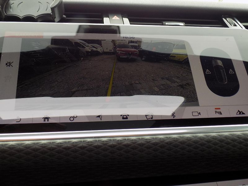 Land Rover Range Rover Velar D300 4X4 221 KW R DYNAMIC - fotka 36 z 44