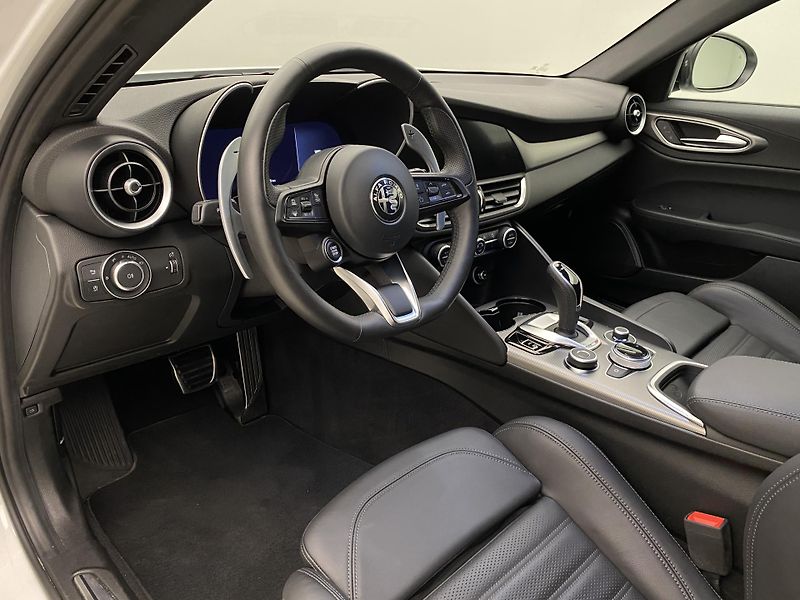 Alfa Romeo Giulia 2.0T VELOCE Q4 AUT  - fotka 4 z 56