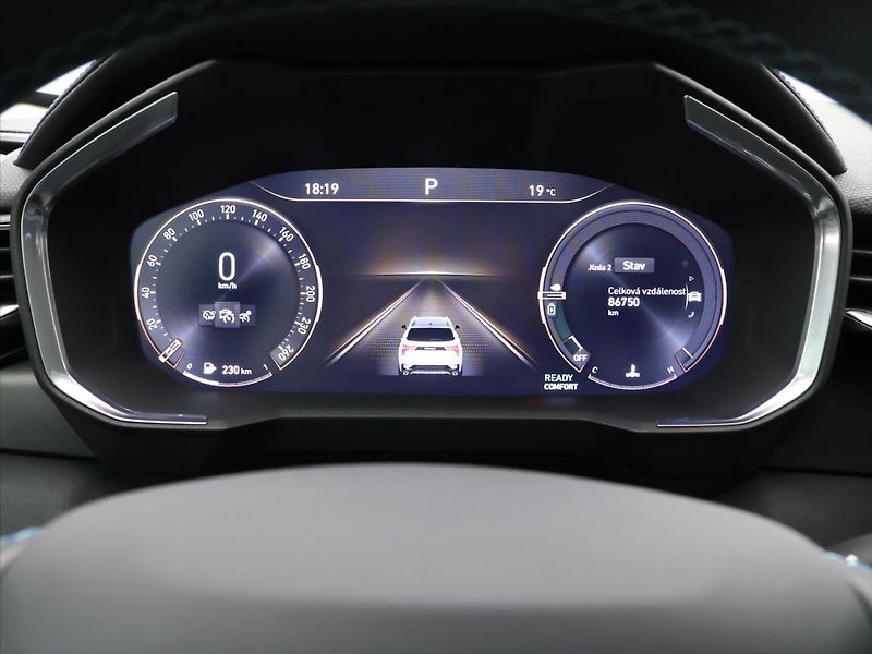 Lynk & Co 01 1,5 PHEV CORE 206kW Aut. 2.Maj - fotka 16 z 29
