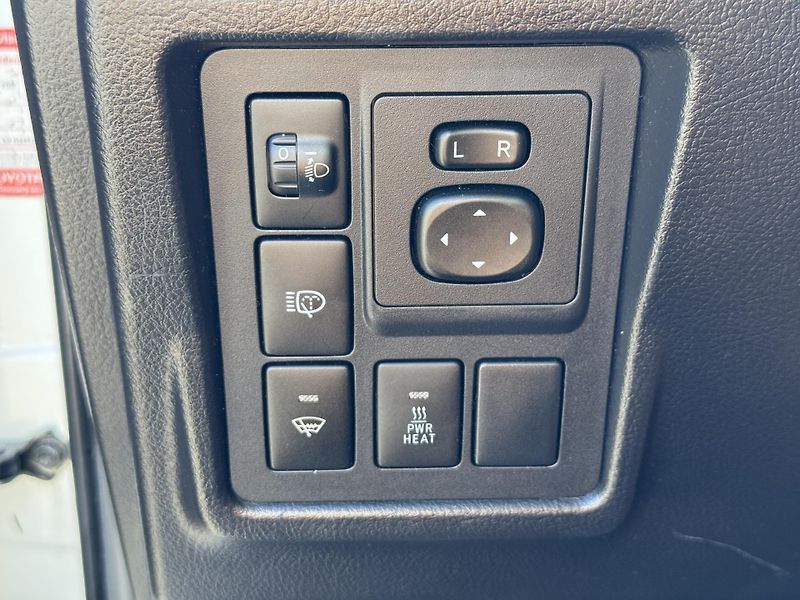 Toyota Land Cruiser 3.0 D-4D 127 kW AUT Tažné - fotka 20 z 36