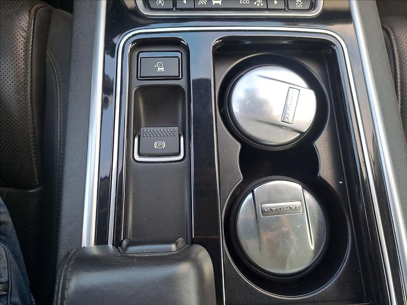 Jaguar XF 2,0 d 132 kW AUT,NAVI,KAMERA - fotka 20 z 21