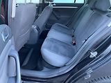 Volkswagen Golf (2009) 1.9 TDi, AC, park.čidla - náhled 10