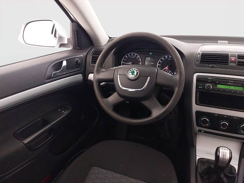 Škoda Octavia (2009) Ambiente 1.9 TDI 4x4, 4X4 - fotka 7 z 16