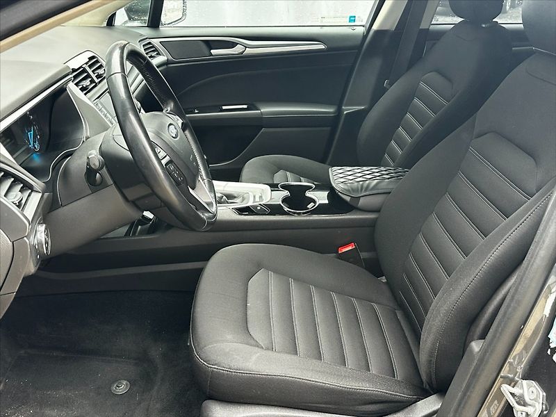 Ford Mondeo 1,6 TDCi 85kW-CZ-SERVIS!! - fotka 9 z 39