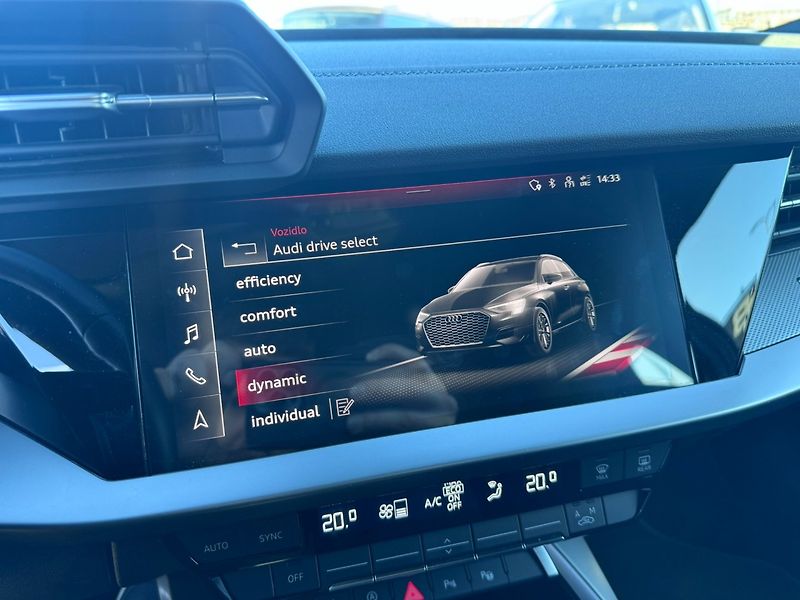 Audi S3 (2022) QUATTRO 2,0 TFSI 228 KW 1 MAJ - fotka 38 z 50