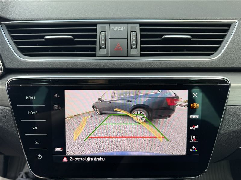 Škoda Superb 2,0 TDI DSG STYLE DPH 1.maj ČR - fotka 46 z 50