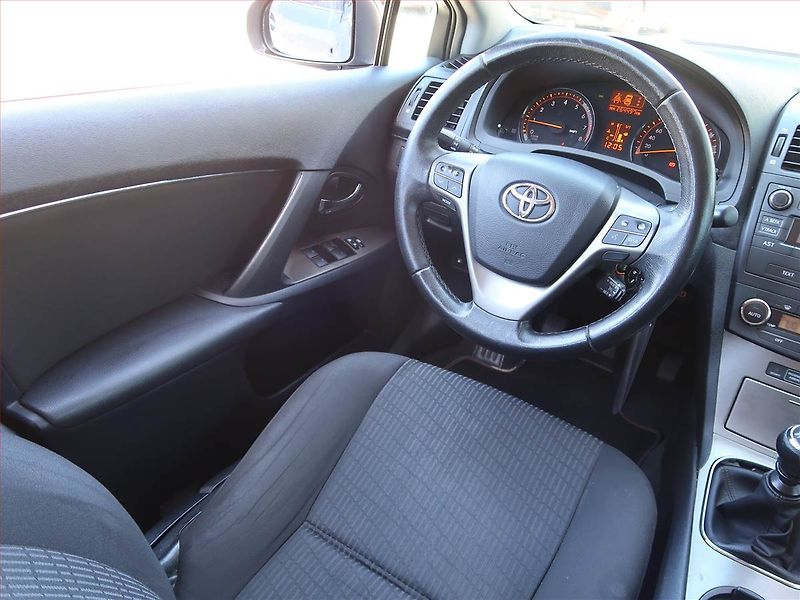 Toyota Avensis (2009) 1.8 Valvematic, Tempomat - fotka 7 z 17