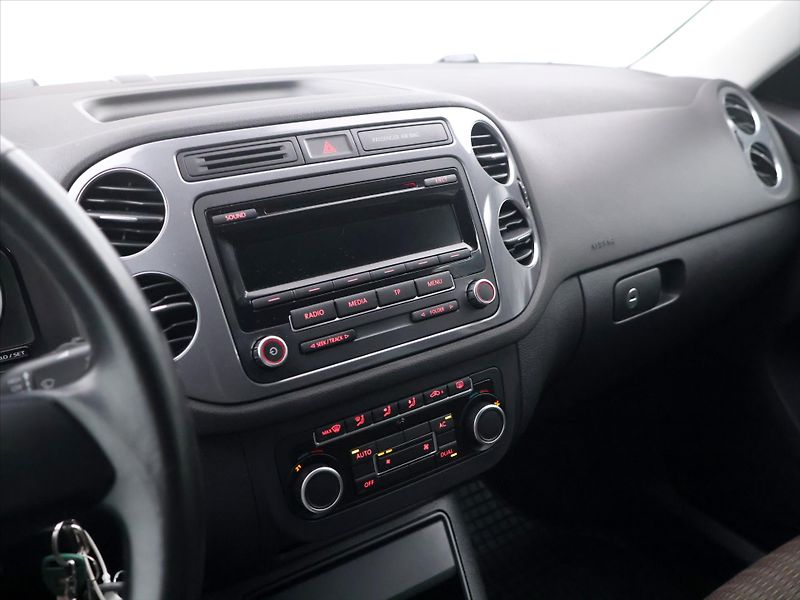 Volkswagen Tiguan 1,4 TSI 118kW CZ 2.Maj Klima - fotka 17 z 29