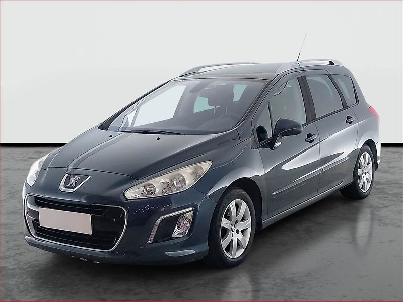 Peugeot 308 (2013) 1.6 e-HDi, 7 míst, ČR,1.maj - fotka 2 z 17