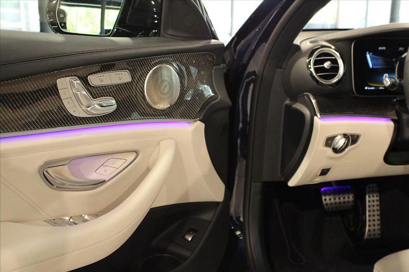 Mercedes-Benz Třídy E 53 AMG 4MATIC+ MB100/DIS+/Pano - fotka 10 z 39