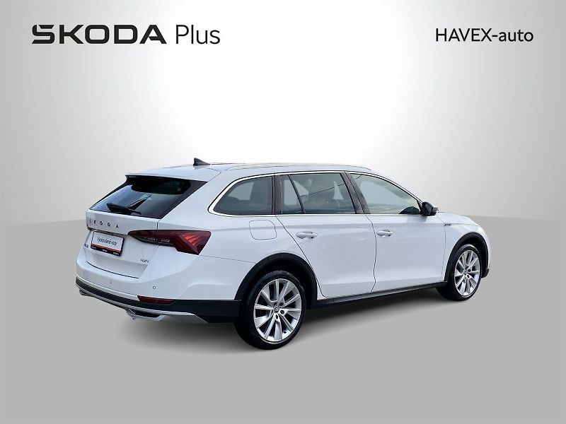 Škoda Octavia (2023) Combi 2.0 TDI 4x4 DSG Scout - fotka 2 z 37