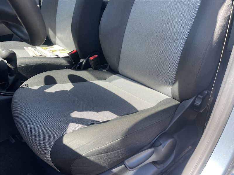 Škoda Fabia 1,4 i 16V 63kw Klima ESP Ambie - fotka 18 z 29