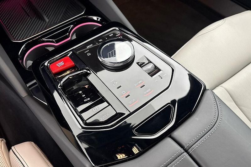 BMW M5 Sedan - fotka 22 z 24