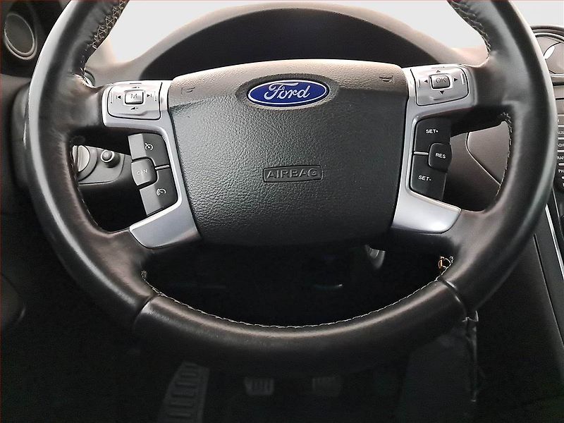 Ford Mondeo (2013) 2.0 TDCi, Navi, Tempomat - fotka 16 z 16
