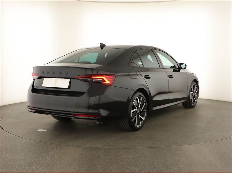 Škoda Octavia (2025) 1.5 eTSI mHEV, Sportline - fotka 5 z 17