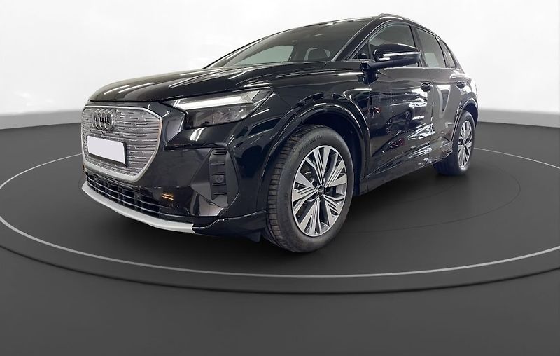 Audi Q4 e-tron 45 quattro ACC Keyless Tep.čer - fotka 1 z 16