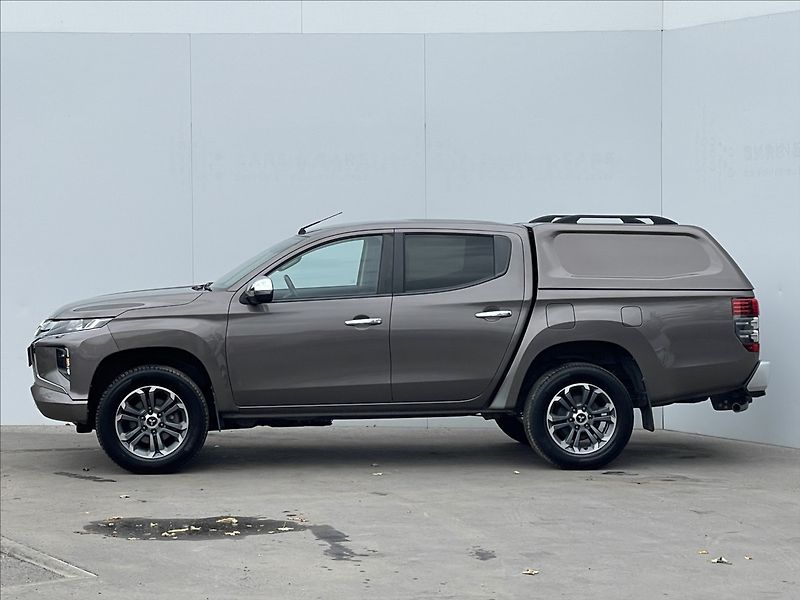 Mitsubishi L200 2,3 DI-D 4WD Double Cab TAŽNÉ - fotka 2 z 23