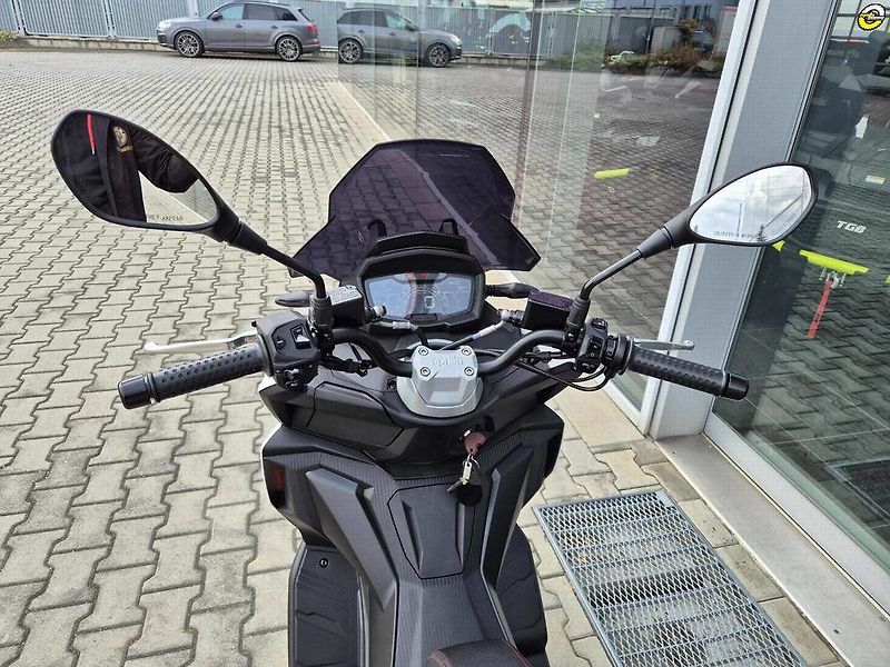 Aprilia SR GT 125 (2026) SPORT - AKČNÍ CENA - fotka 23 z 62