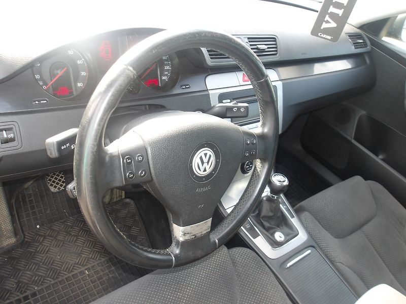 Volkswagen Passat 2,0FSi - fotka 21 z 42