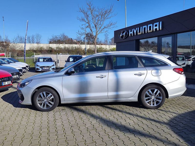 Hyundai i30 1.6 CRDI/85kW Style Navi - fotka 8 z 29