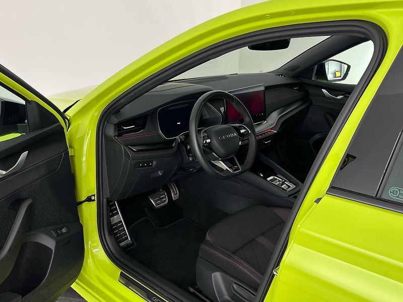 Škoda Octavia RS DSG - fotka 6 z 29