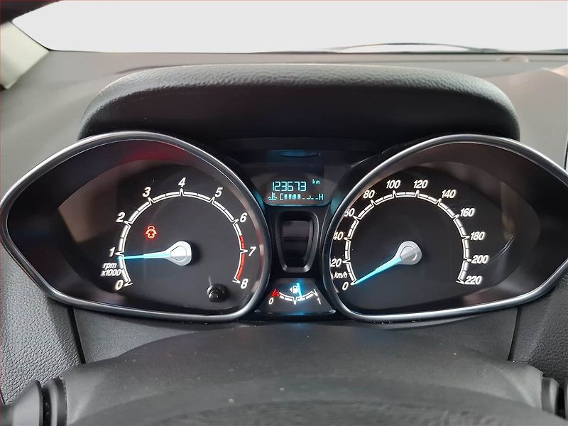 Ford B-MAX (2015) 1.4 16V - fotka 11 z 16