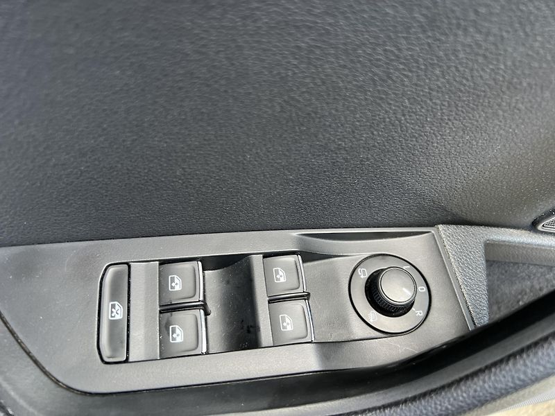 Škoda Superb L&K 2.0TDi 110kw KOUPENO V ČR - fotka 13 z 48