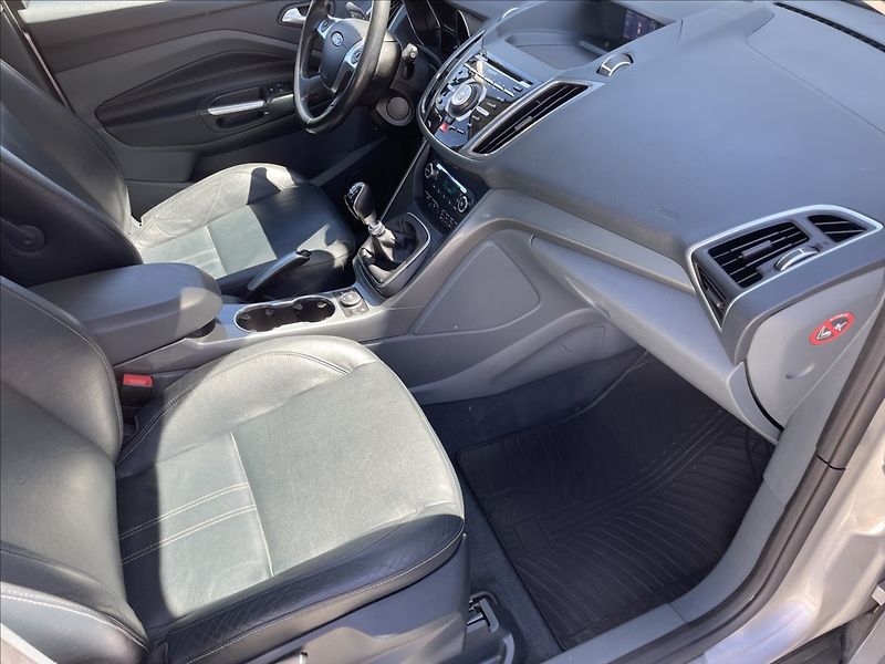 Ford Grand C-MAX 1,6 i 110KW TITANIUM 7.MÍST - fotka 19 z 25
