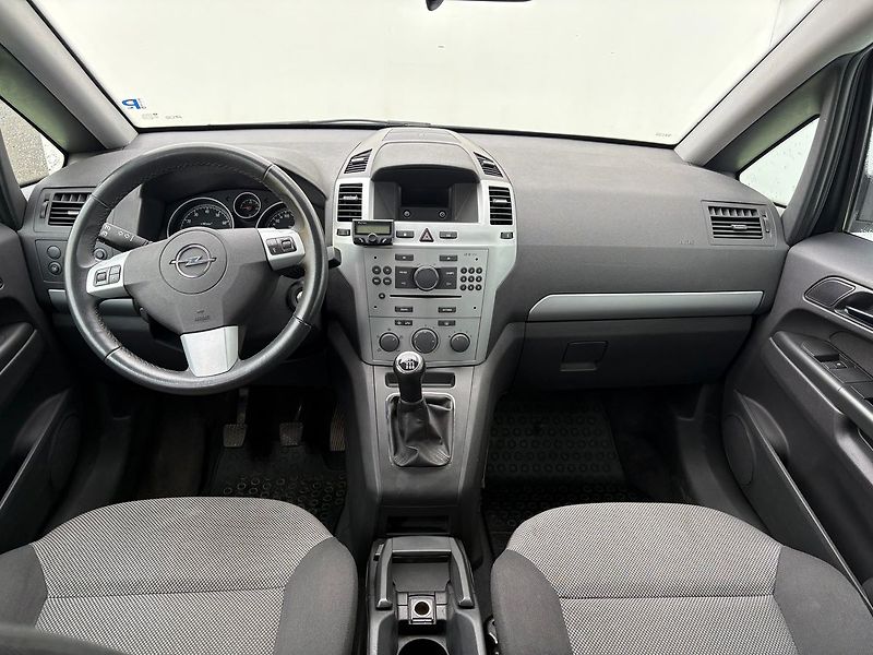 Opel Zafira 1.6, 110kW, 7Míst, CNG+BENZÍN - fotka 5 z 25