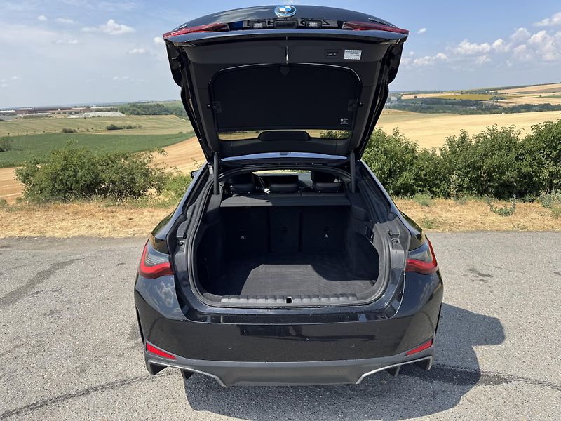 BMW i4 eDrive 40 Tažné Keyless SoH 94 - fotka 21 z 25
