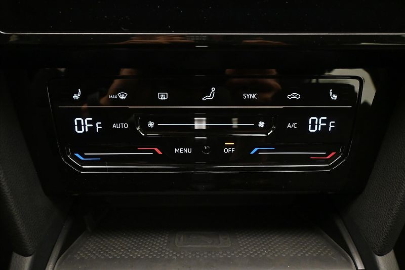 Volkswagen Passat 2,0 TDI 110 kW DSG Business Zá - fotka 21 z 32
