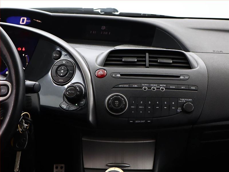 Honda Civic (2008) 1.8, po STK, v provozu - fotka 10 z 14