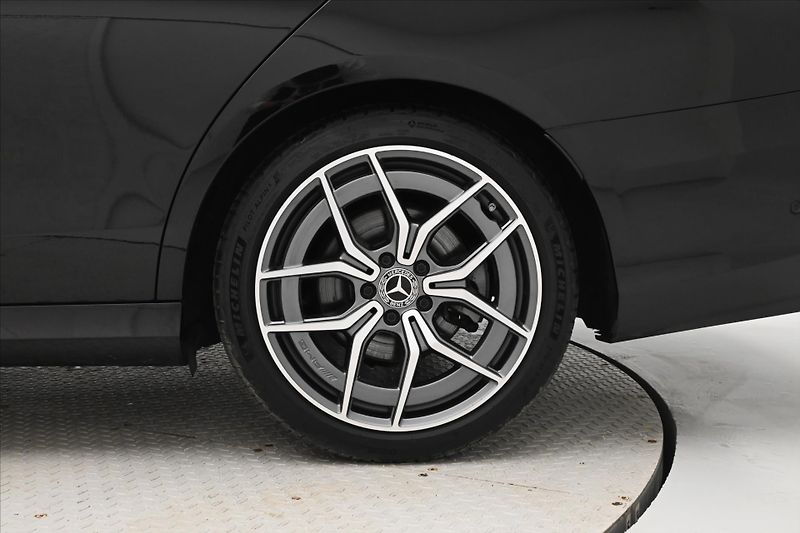 Mercedes-Benz Třídy E 2,0 220D 147kW 9G-TRONIC Záruk - fotka 30 z 30