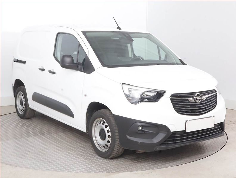 Opel Combo (2022) 1.5 CDTI, 3Místa, ČR, 1Maj - fotografie inzerátu