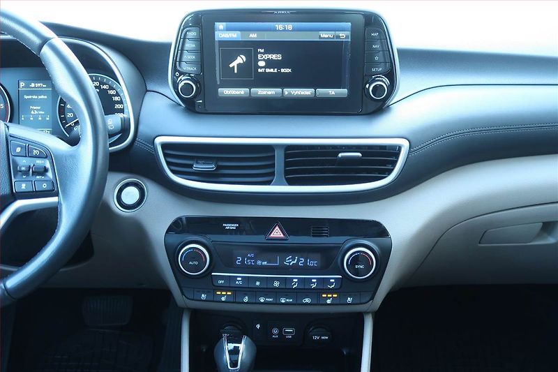 Hyundai Tucson (2018) 1.6 CRDi, Automat, Serv.kniha - fotka 12 z 29