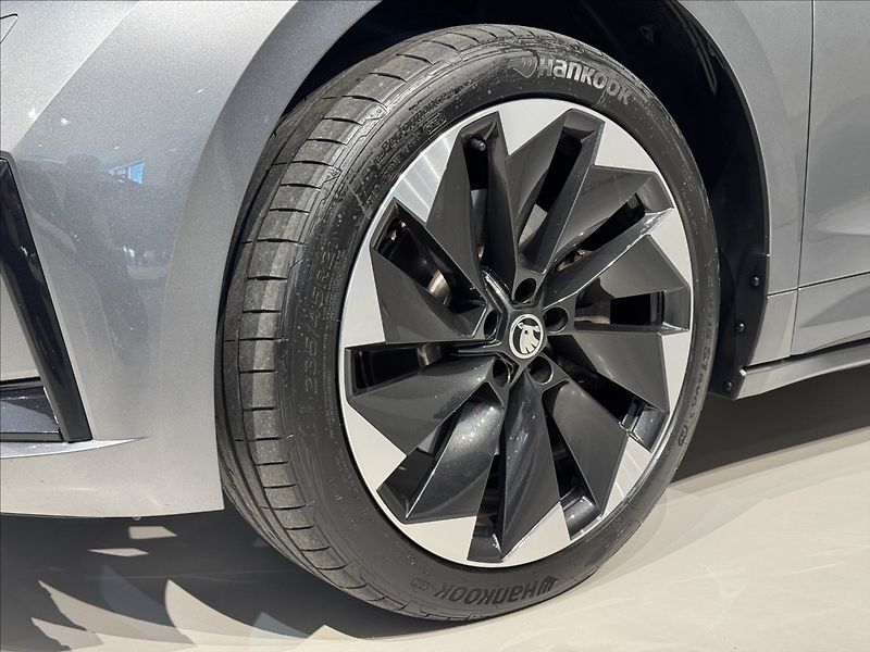 Škoda Enyaq 80 Sportline Matrix Tepelko - fotka 7 z 50