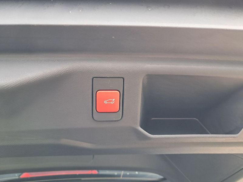 Peugeot 5008 5008 GT Plug-in HYBRID 225 e-D - fotka 10 z 14