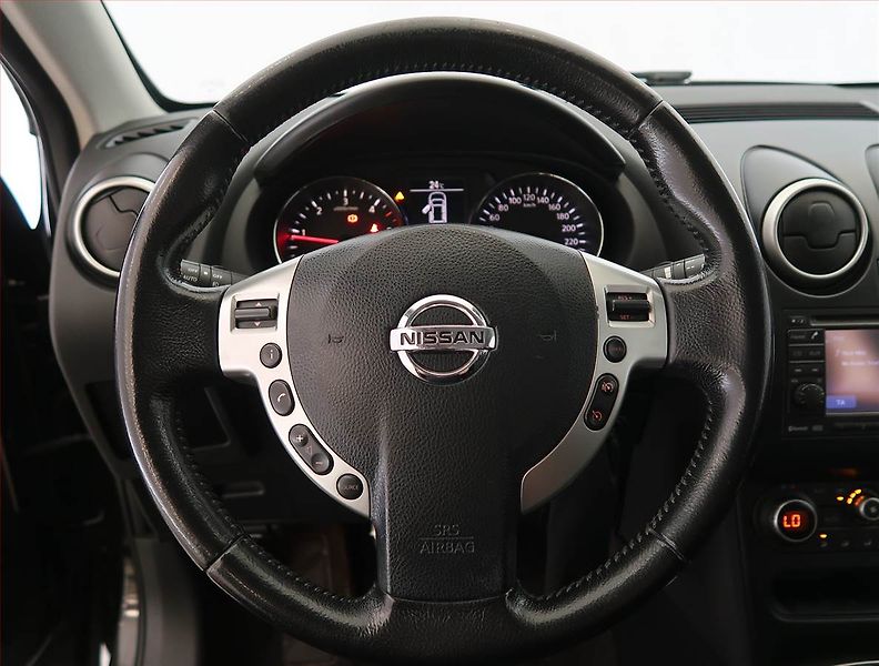 Nissan Qashqai (2011) 1.5 dCi, Navi, Tempomat - fotka 16 z 19