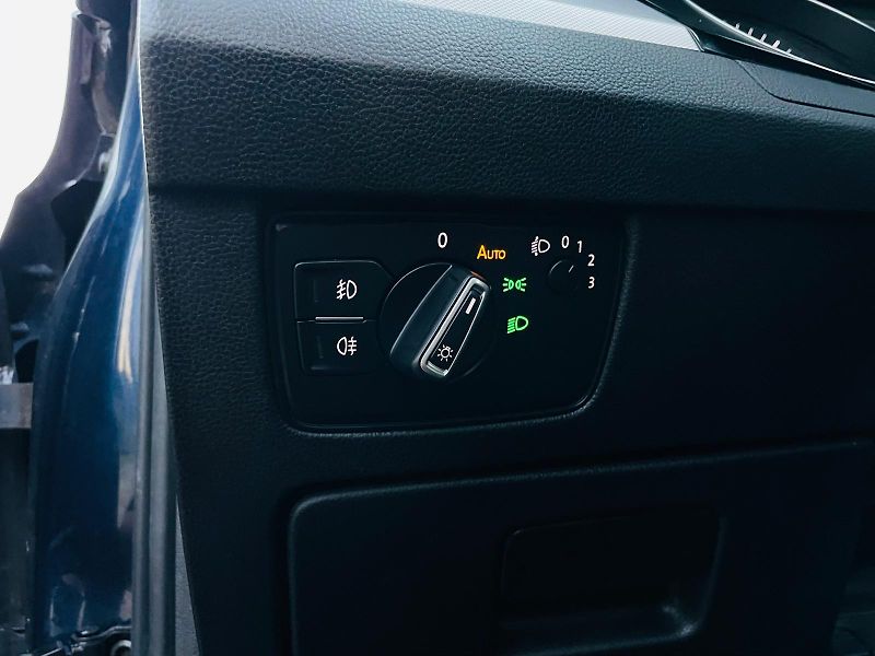 Volkswagen Passat 2.0TDI AUTOMAT KAMERY SERVISKA - fotka 42 z 49