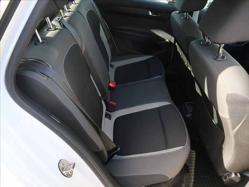 Škoda Fabia 1,4 TDi,66kW,NovéČR,Klima - fotka 17 z 20