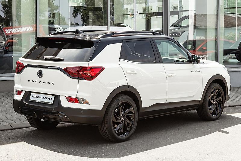 KGM Korando (2026) 1,5 GDI 2WD AT STYLE+TECH+BLAK - fotka 5 z 8