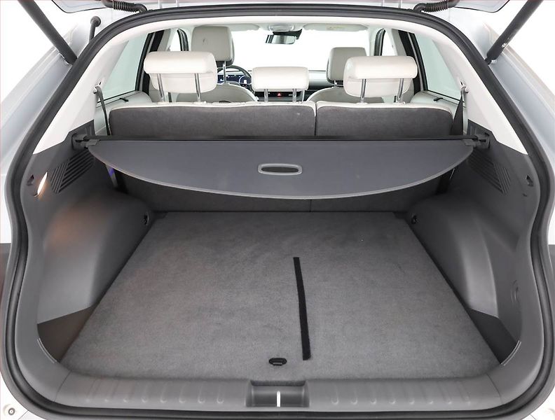 Hyundai Ioniq 5 (2021) Power 4x4, SoH 100% - fotka 18 z 21