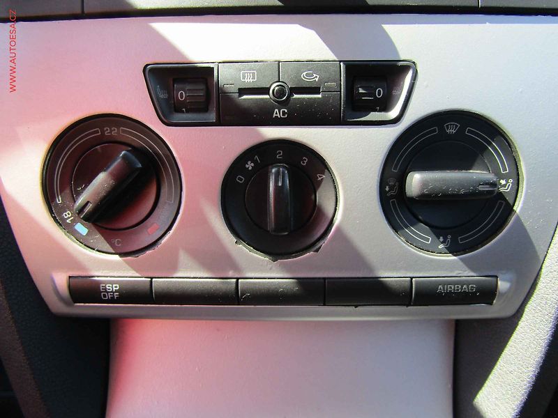 Škoda Octavia (2005) 1.9TDi, Ambiente - fotka 13 z 15