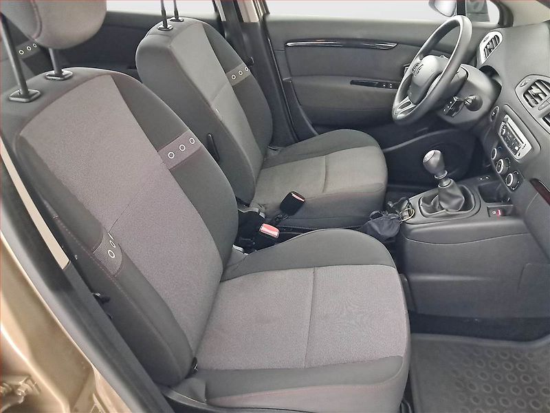 Renault Grand Scénic (2013) 1.5 dCi, ČR,1.maj, Tempomat - fotka 9 z 18