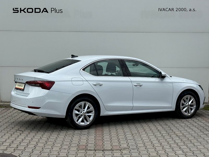 Škoda Octavia (2023) 1.0 TSI 81 kW Style - fotka 2 z 22