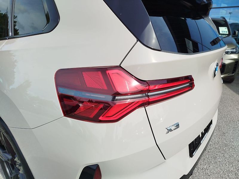 BMW X3 M50 xDrive - fotka 15 z 38