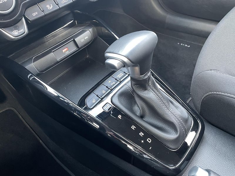 Kia Rio (2023) 1,0T-GDI Exclusive 7DCT  - fotka 16 z 21